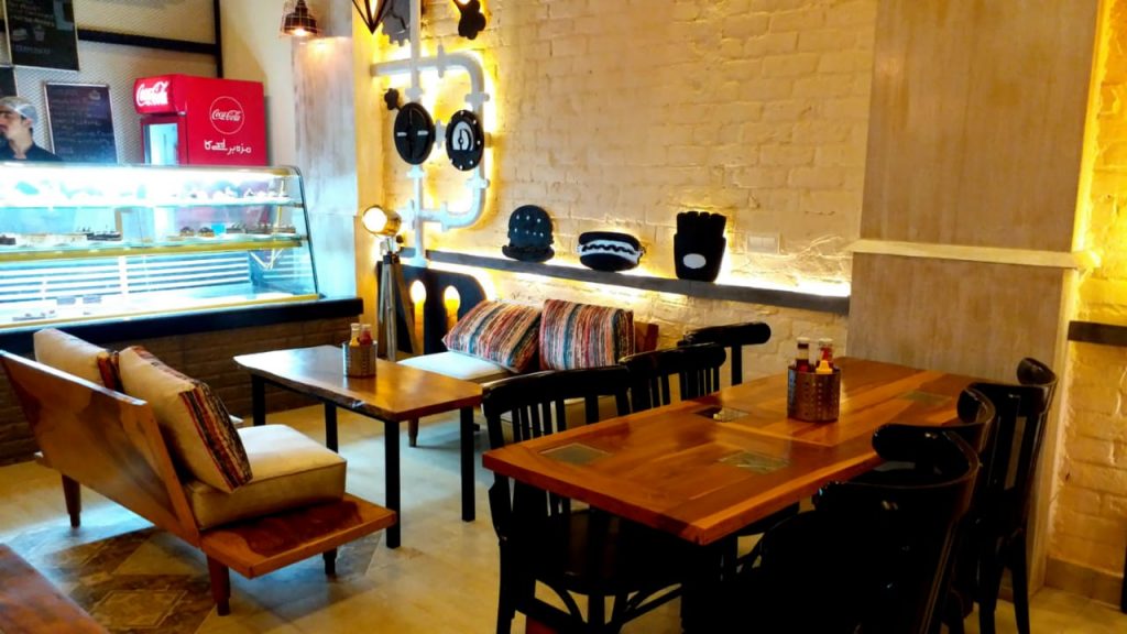 The WareHouse Cafe Experience In Lahore! Runway Pakistan