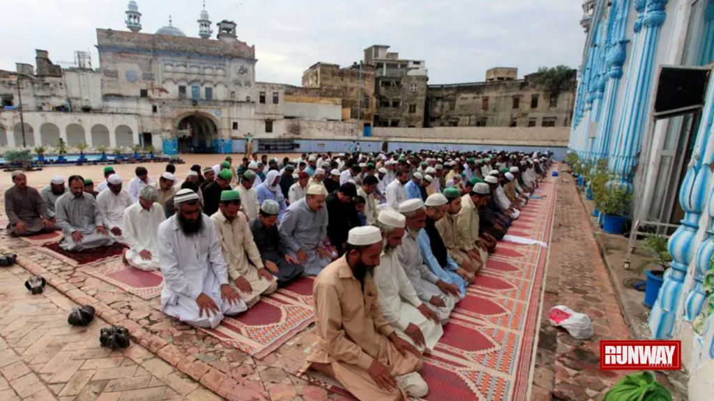 Sindh Government Allows Congregational Prayers Sindh Government Congregational Prayers Eid - Runway Pakistan