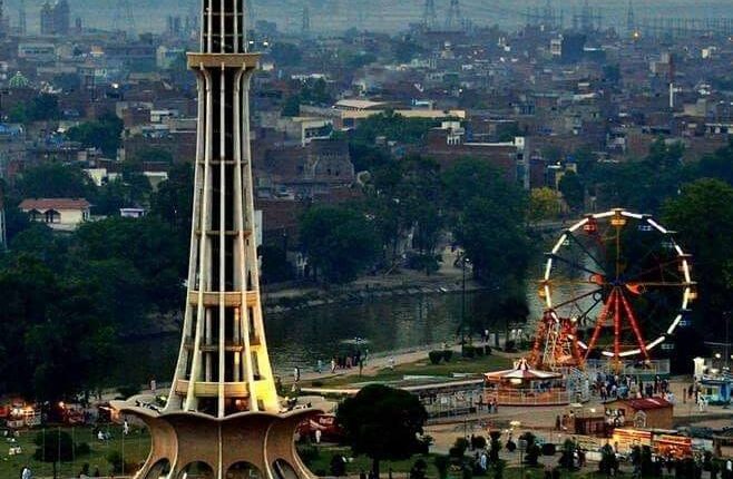 Minar-e-Pakistan- Pakistani Monument