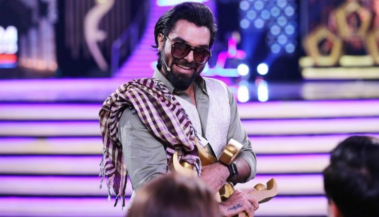 Yasir Hussain hosting